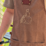 Gepersonaliseerde BBQ schort met borduurwerk - lijntekening familie